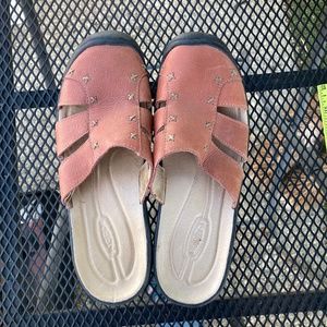 Keen slides mules 8.5
